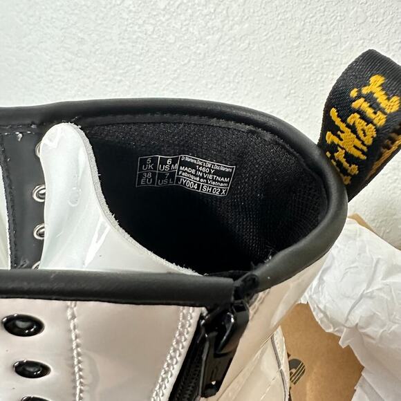 Dr. Martens Patent Lamper White Combat Boots Size 7 Womens - Picture 9 of 10